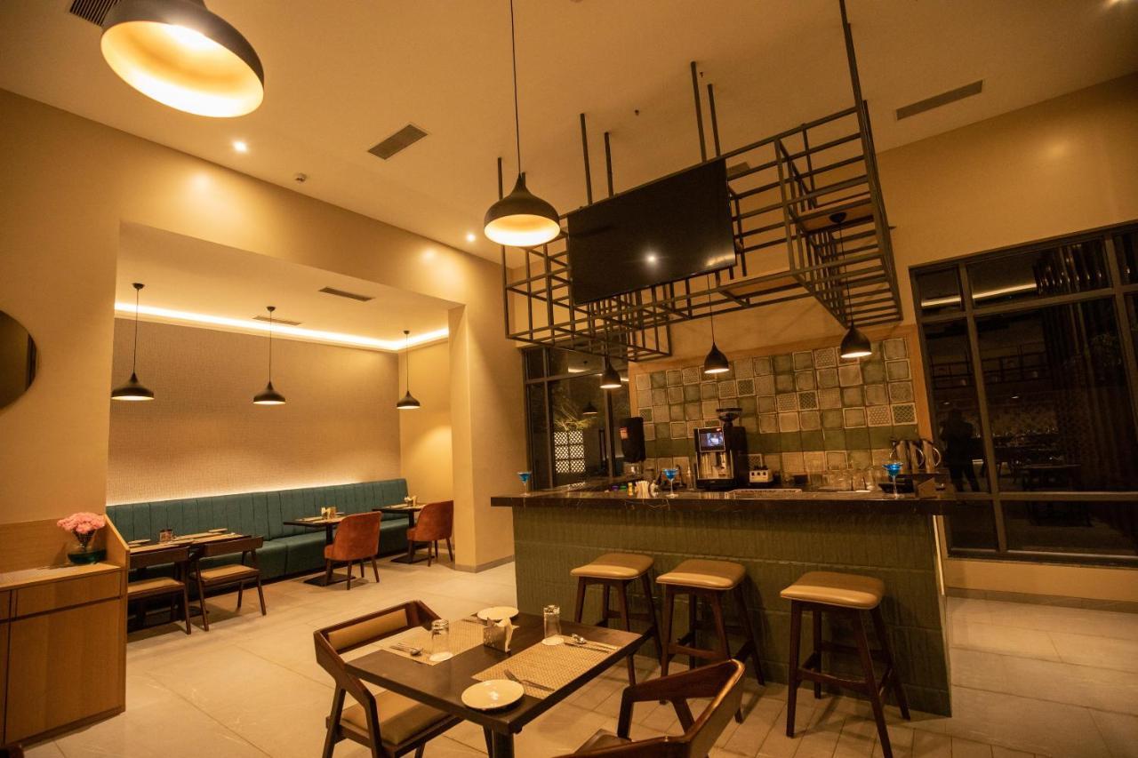 The Vern At Blvd Nashik Bagian luar foto