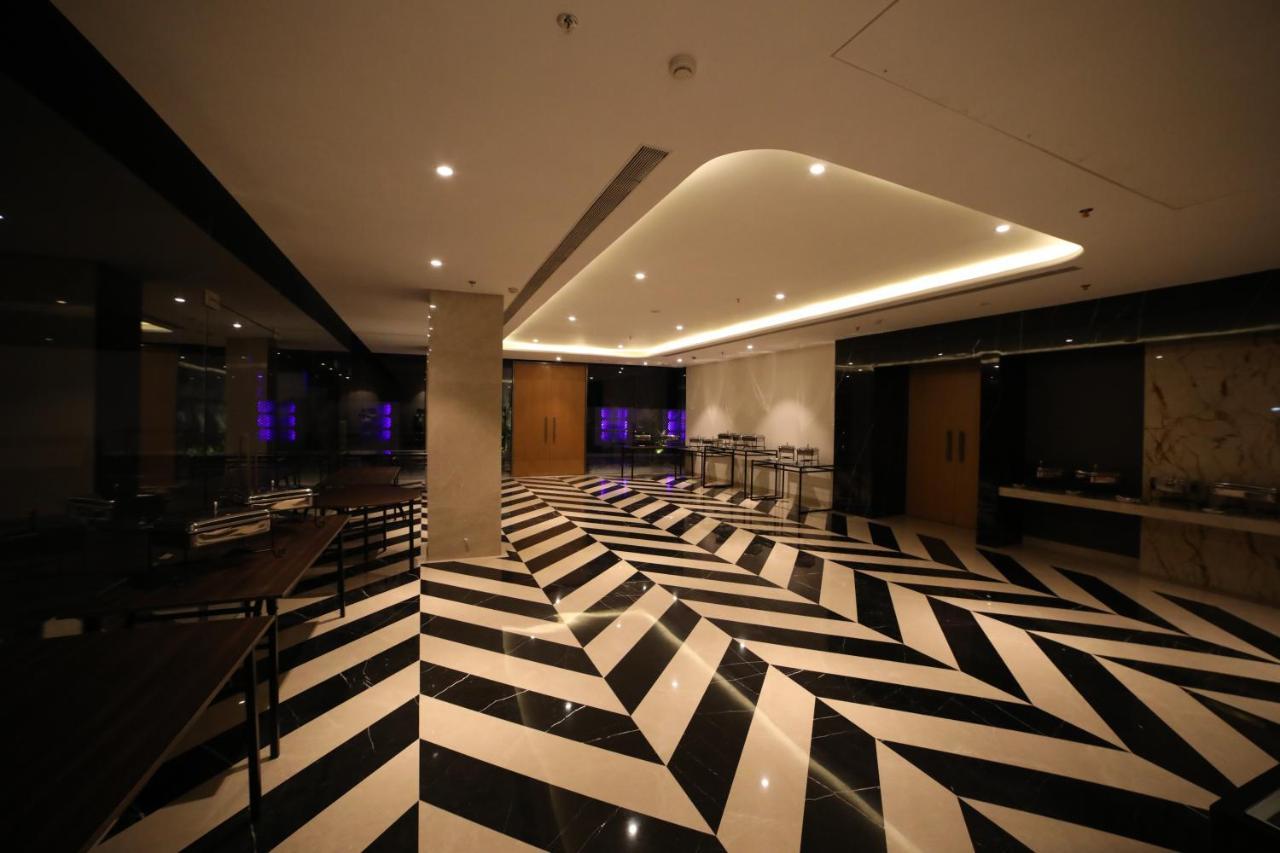 The Vern At Blvd Nashik Bagian luar foto