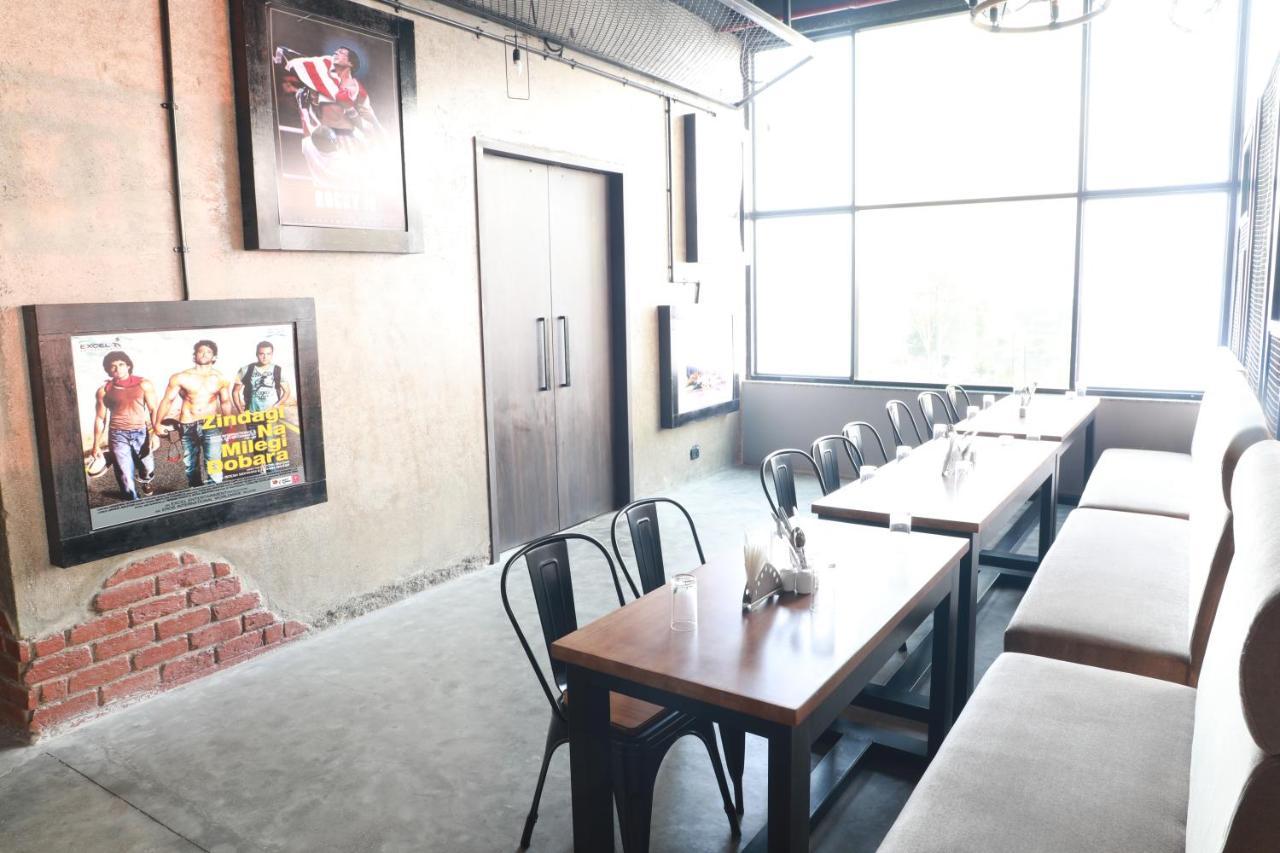 The Vern At Blvd Nashik Bagian luar foto