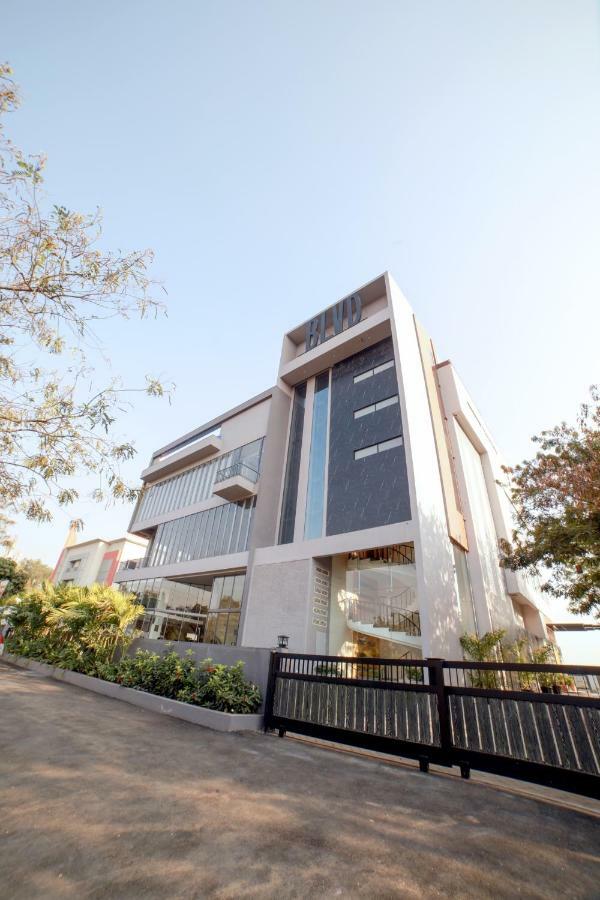 The Vern At Blvd Nashik Bagian luar foto